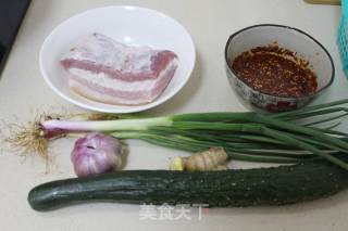 蒜泥白肉的做法步骤：1