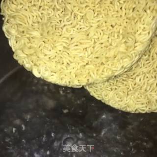 炒方便面的做法步骤：1