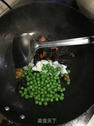 豌豆搭时蔬小炒的做法步骤：5