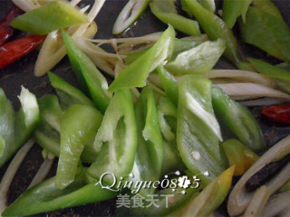 尖椒炒虾仁的做法步骤：5