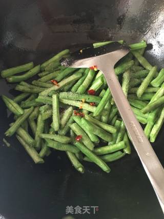 干煸豆角（橄榄菜版）的做法步骤：3