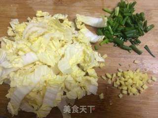 白菜疙瘩汤的做法步骤：1