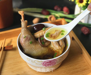 香菇红枣炖鸡汤的做法步骤：10