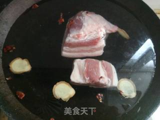 蒜泥白肉的做法步骤：1