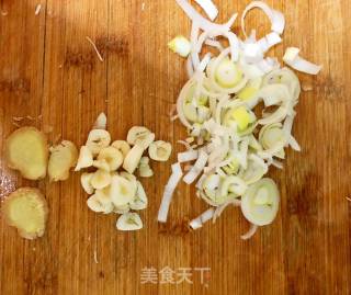 西葫芦炒肉的做法步骤：1