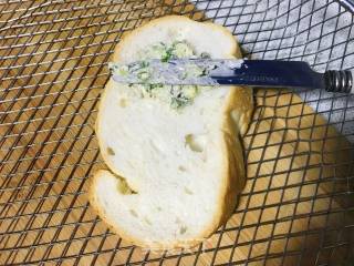 香烤尖头面包片的做法步骤：15