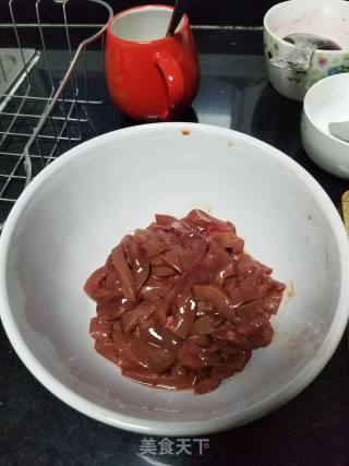 凉拌猪腰的做法步骤：2