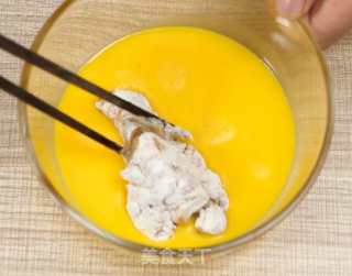 KFC同款薯片炸鸡，学了之后宝宝不会嚷着去买啦的做法步骤：6