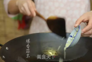潮音潮人：肉卷炒西兰花的做法步骤：6