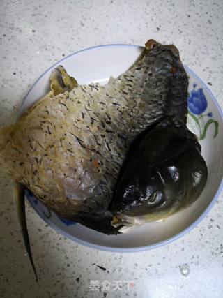 蒸风干鱼的做法步骤：1