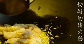 潮音潮人：豆瓣酱猪大肠炒荷兰豆的做法步骤：5
