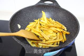 香焖土豆条的做法步骤：6