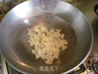 花样美食，酸奶黑芝麻枸杞拌意粉的做法步骤：2