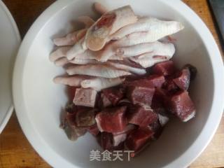 棕香牛肉酱鸡爪的做法步骤：2