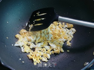 豌豆炒蛋的做法步骤：6