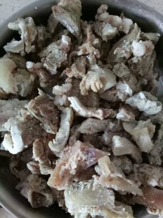 牛肉烧土豆的做法步骤：1