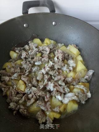 牛肉烧土豆的做法步骤：5