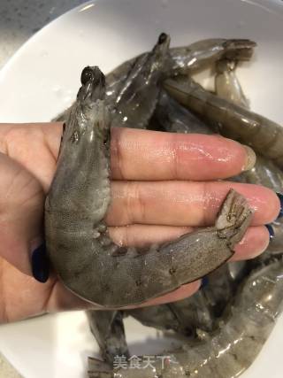 避风塘风咖喱虾的做法步骤：2