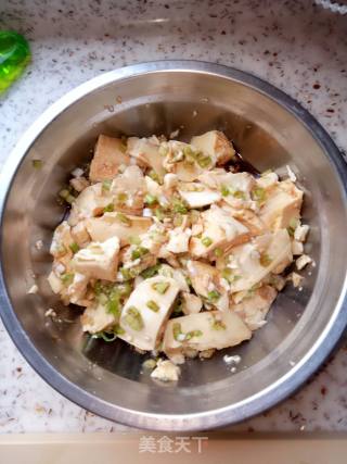 “花样美食”小葱拌豆腐的做法步骤：3