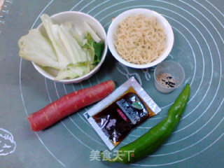 #花样美食#时蔬拌方便面的做法步骤：1
