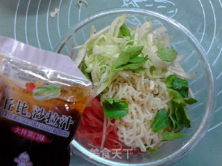 #花样美食#时蔬拌方便面的做法步骤：6