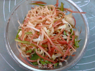 #花样美食#时蔬拌方便面的做法步骤：7