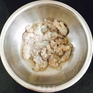 皮皮虾肉炒鸡蛋的做法步骤：1
