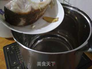 苹果红萝卜大鱼汤的做法步骤：8
