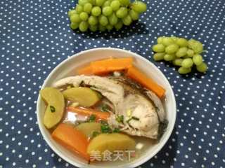 苹果红萝卜大鱼汤的做法步骤：13