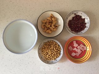 红豆腰果豆浆的做法步骤：1