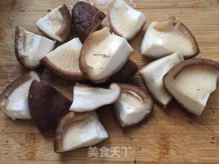 香菇炖猪蹄的做法步骤：4