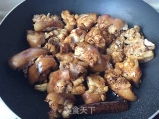 香菇炖猪蹄的做法步骤：7