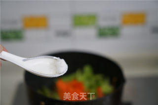 肉末香菇炒西芹的做法步骤：6