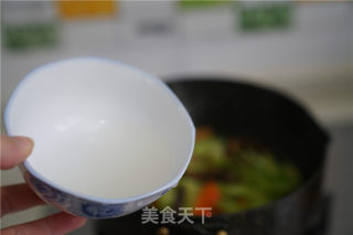 肉末香菇炒西芹的做法步骤：7