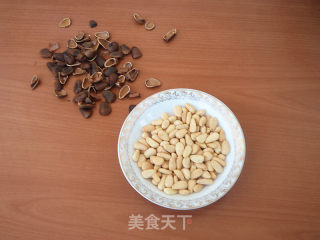 松仁菠菜的做法步骤：1