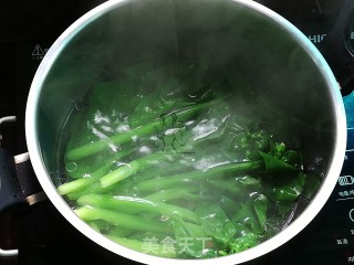 白灼芥兰的做法步骤：4