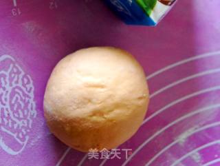 胡萝卜汁烫面水煎包的做法步骤：1