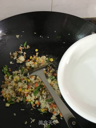 卤鹅肉炒饭的做法步骤：9