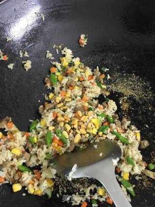 卤鹅肉炒饭的做法步骤：10