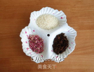 桃花粥的做法步骤：1
