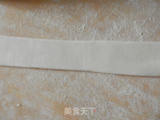 香肠卷的做法步骤：2