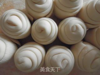 香肠卷的做法步骤：8