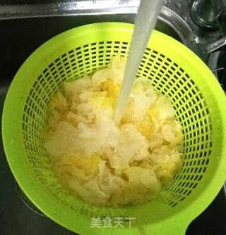 香蕉圆子银耳羹的做法步骤：2