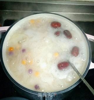 香蕉圆子银耳羹的做法步骤：4