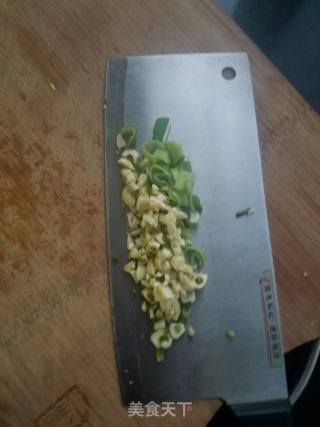 “蒸菜”蒜香粉蒸胡萝卜的做法步骤：5