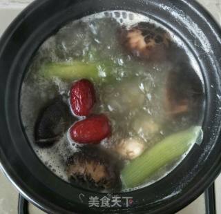 芸豆猪脚汤的做法步骤：2