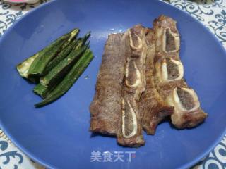 香煎牛仔骨的做法步骤：4