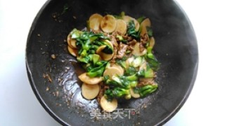 青菜牛肉炒年糕的做法步骤：7