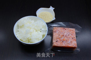 香脆米饭虾仁饼的做法步骤：1