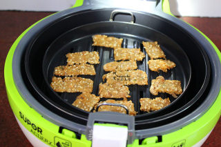 香脆米饭虾仁饼的做法步骤：9